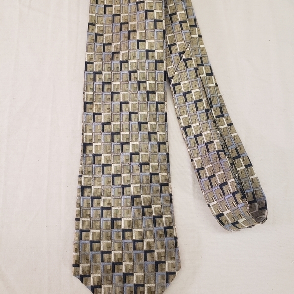 Nautica Gold and Blue Tie 100% Silk - Picture 4 of 4